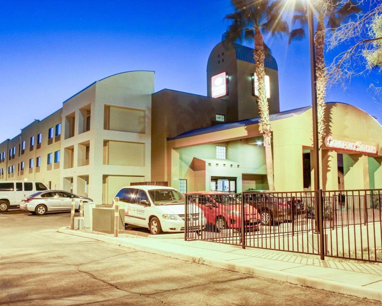 Comfort Suites Airport Tucson Exterior photo