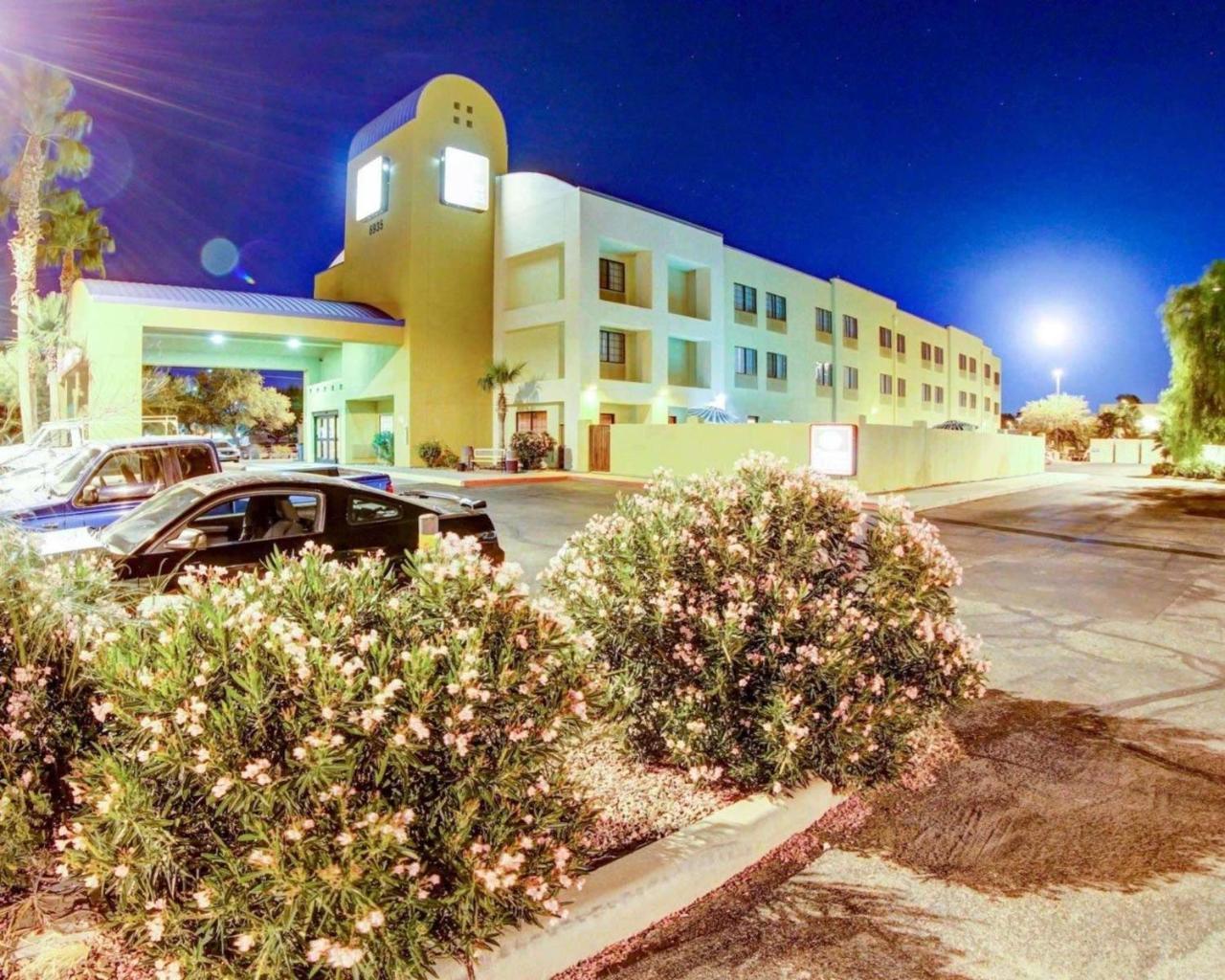 Comfort Suites Airport Tucson Exterior photo